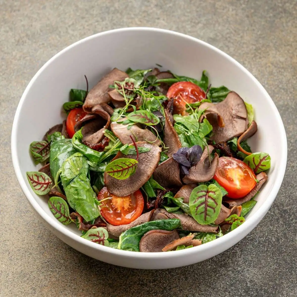 Салат с копченым языком