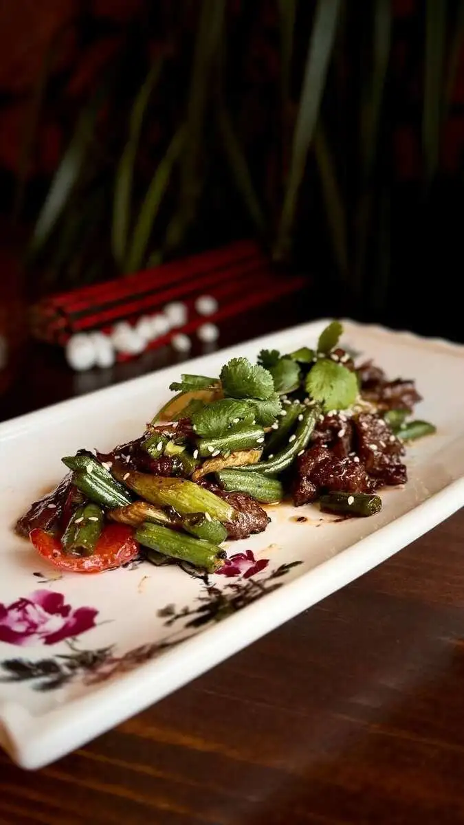 Говядина с овощами в устричном соусе