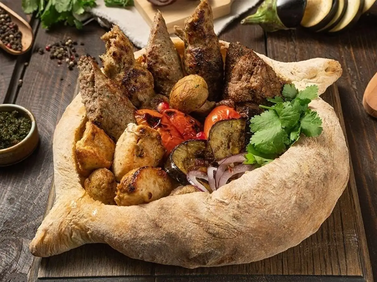 Ассорти шашлыков и люля