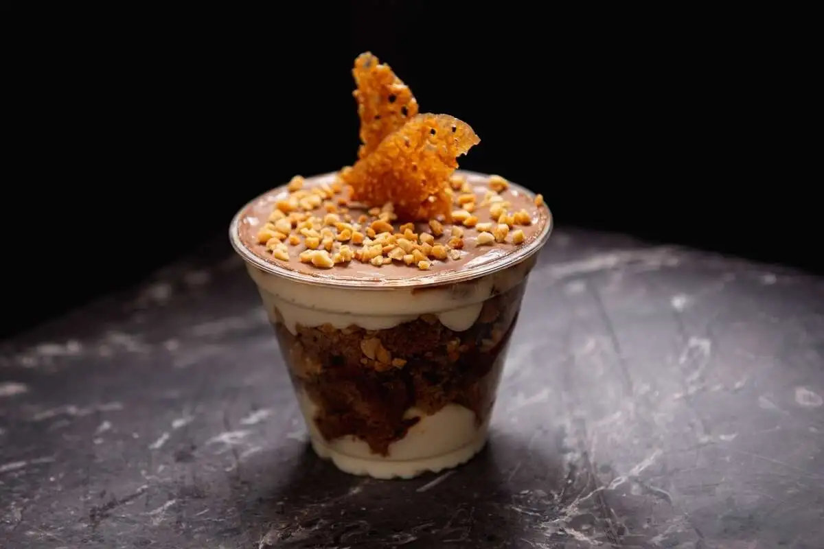 Трайфл Сникерс