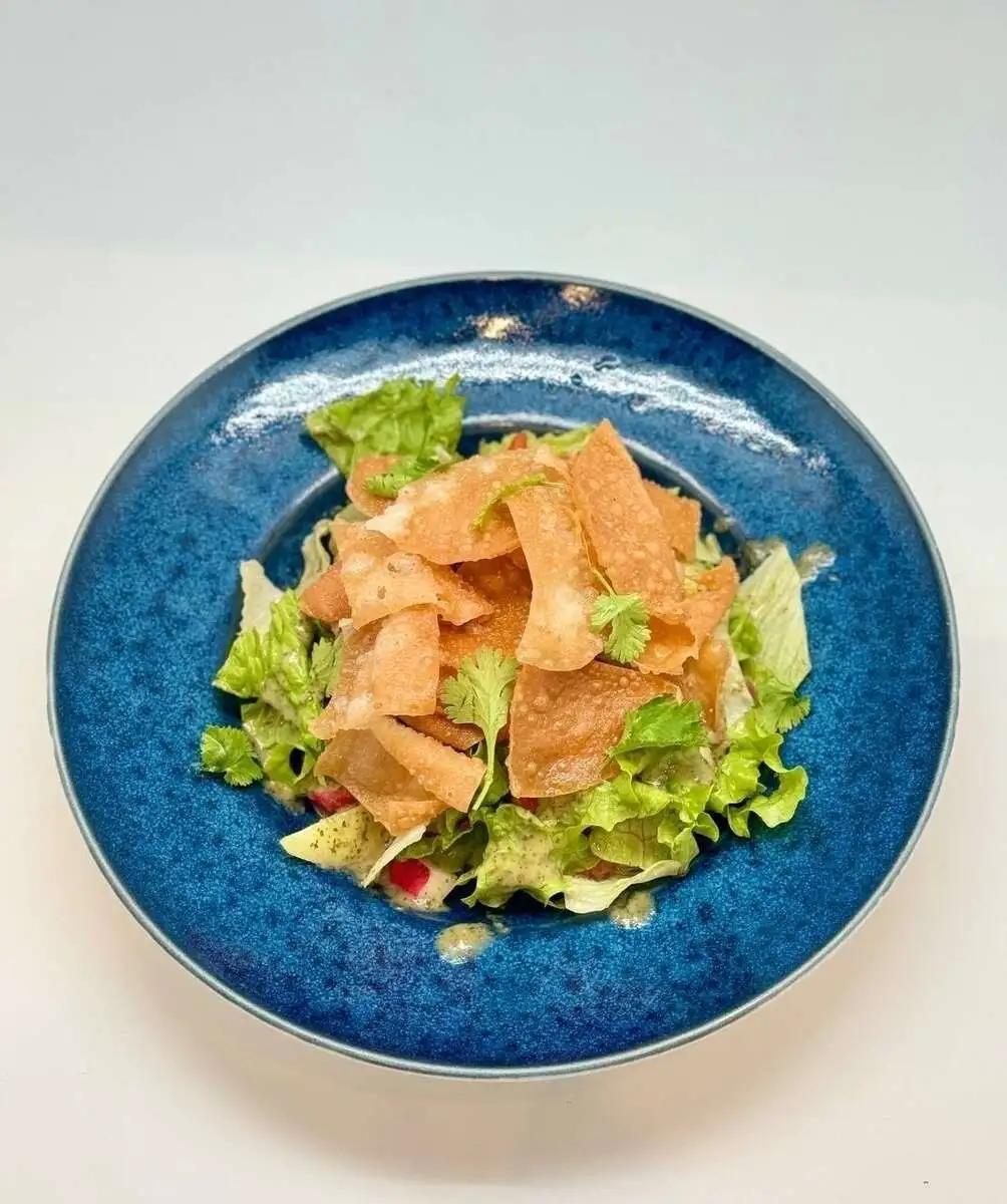 Салат Мятный с овощами и чипсами, 270г