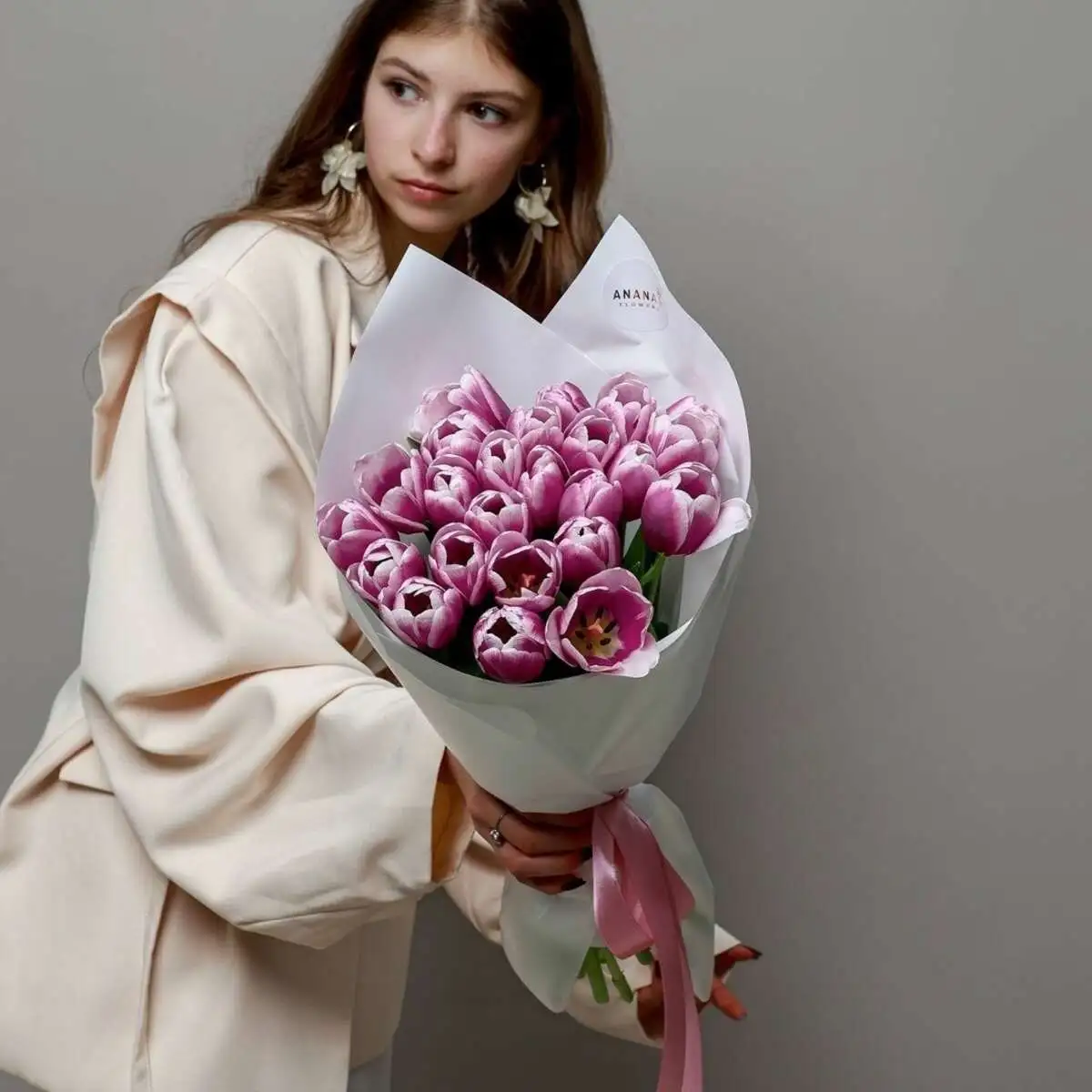Монобукет из 25 нежно-фиолетовых тюльпанов