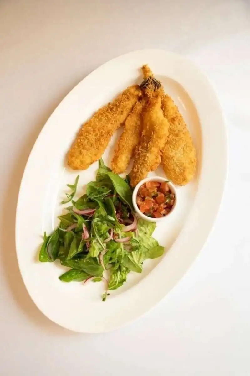 БАКЛАЖАН ТЕМПУРА С ТОМАТНОЙ САЛЬСОЙ