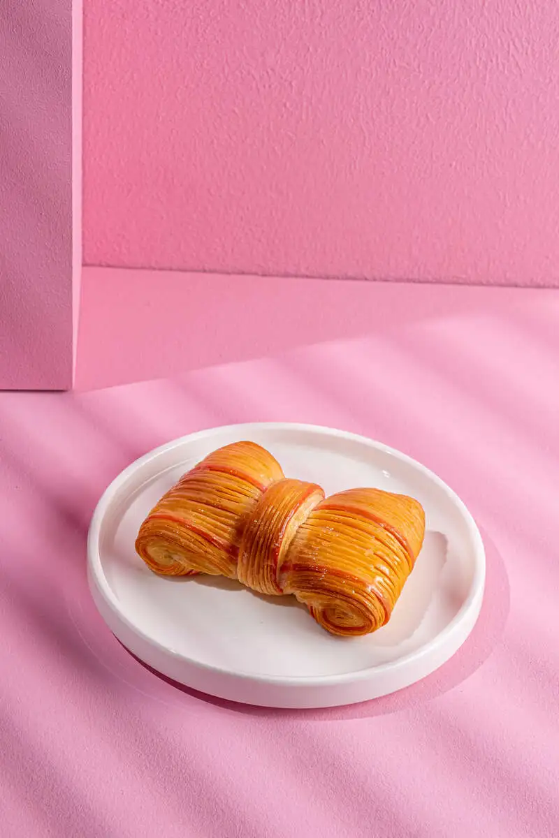 Бант пломбир-малина