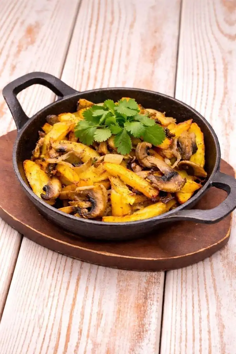 Жареная картошка с грибами