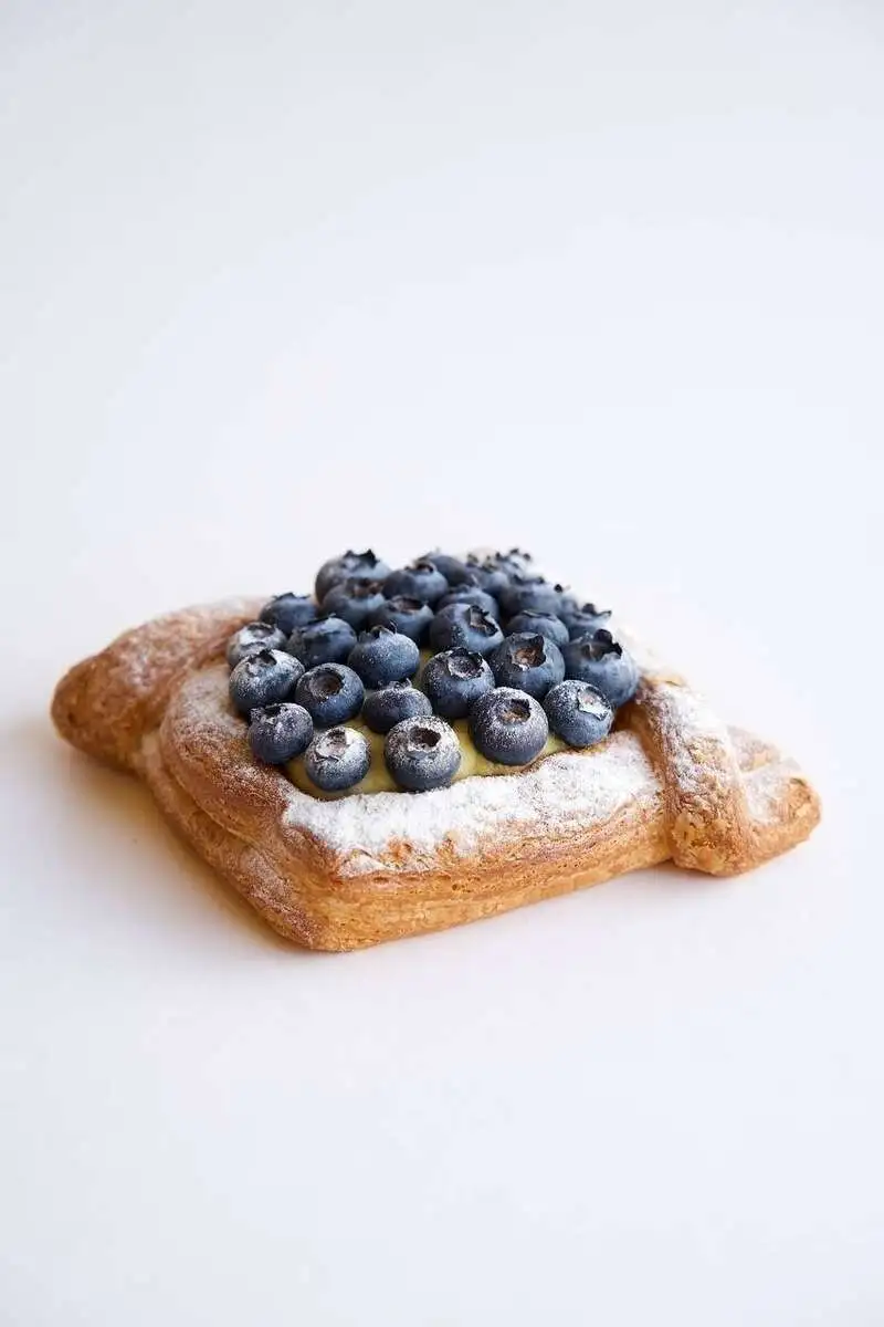 Слойка с голубикой