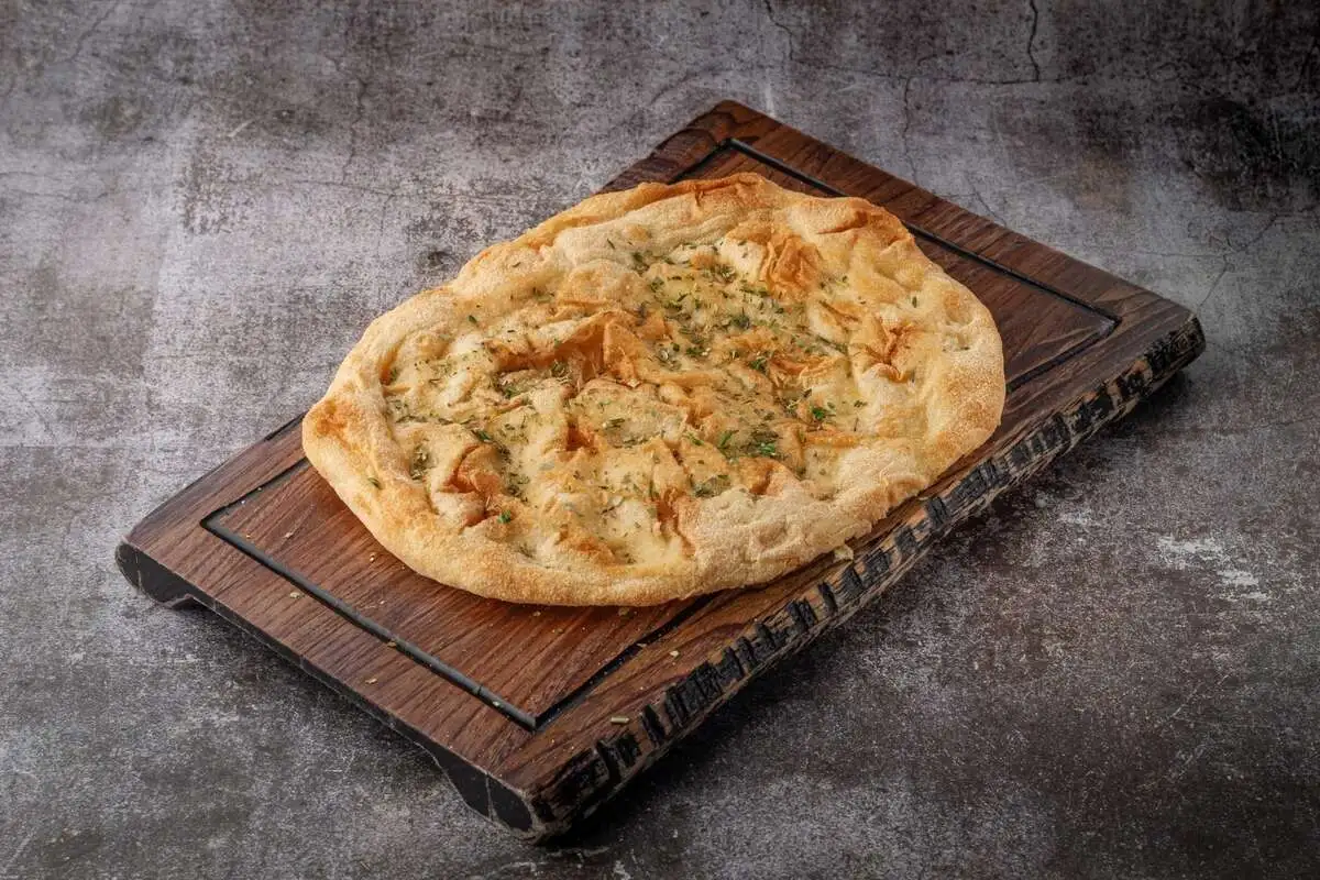 Лепешка с травами и оливковым маслом 