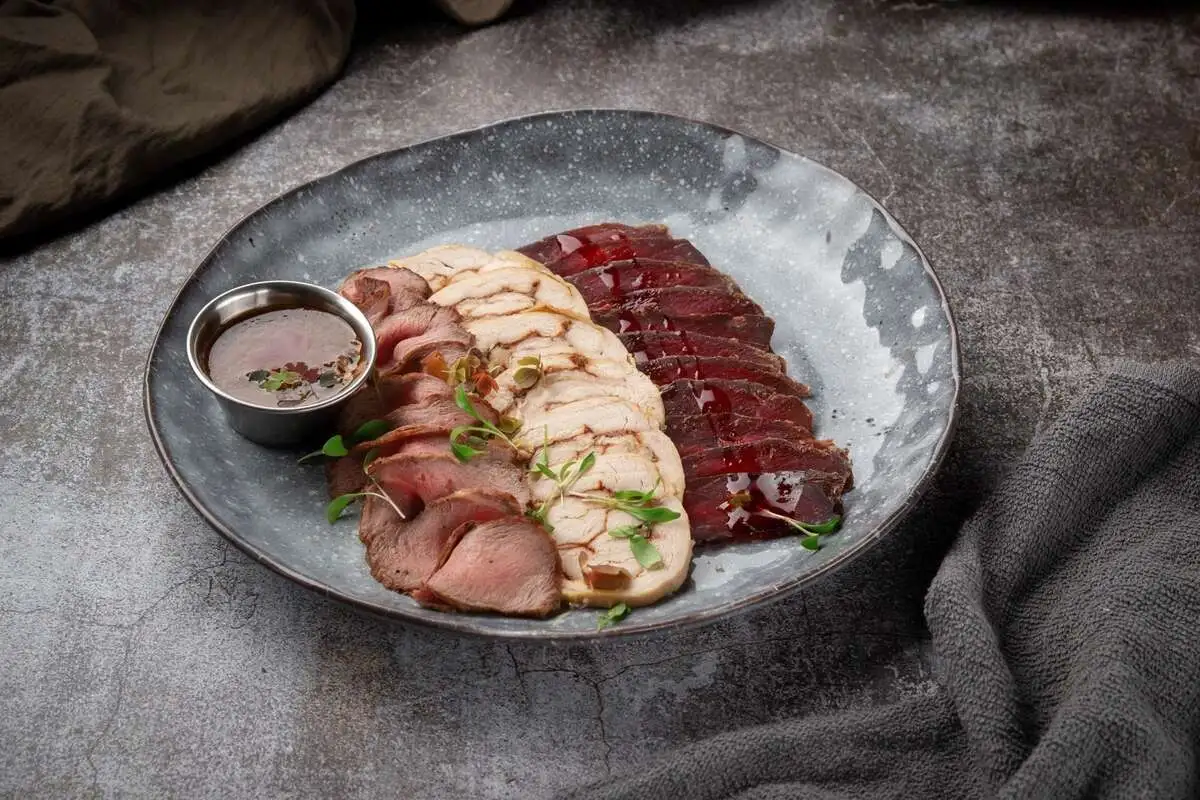 Мясная тарелка (большая) 