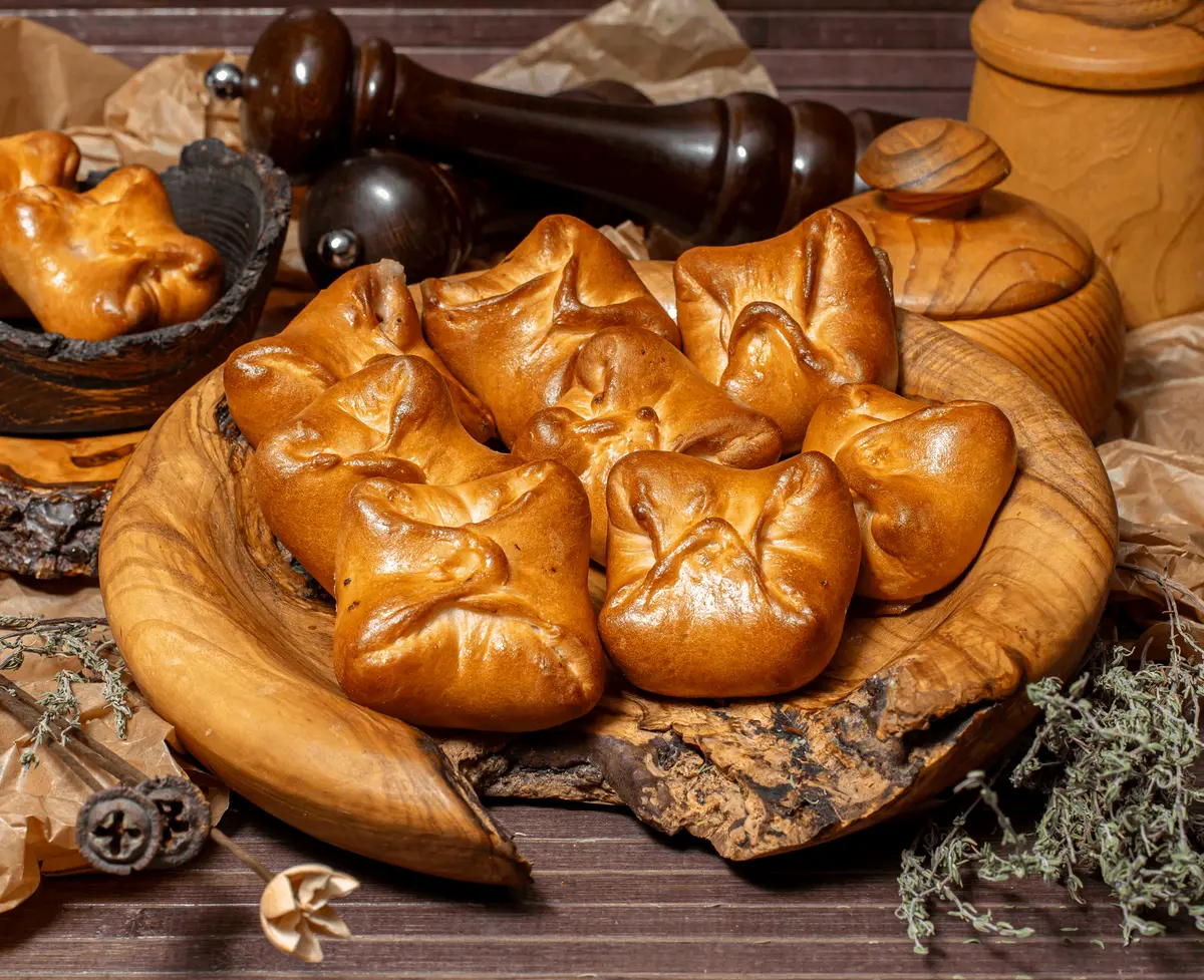 Пирожки с ветчиной и сыром