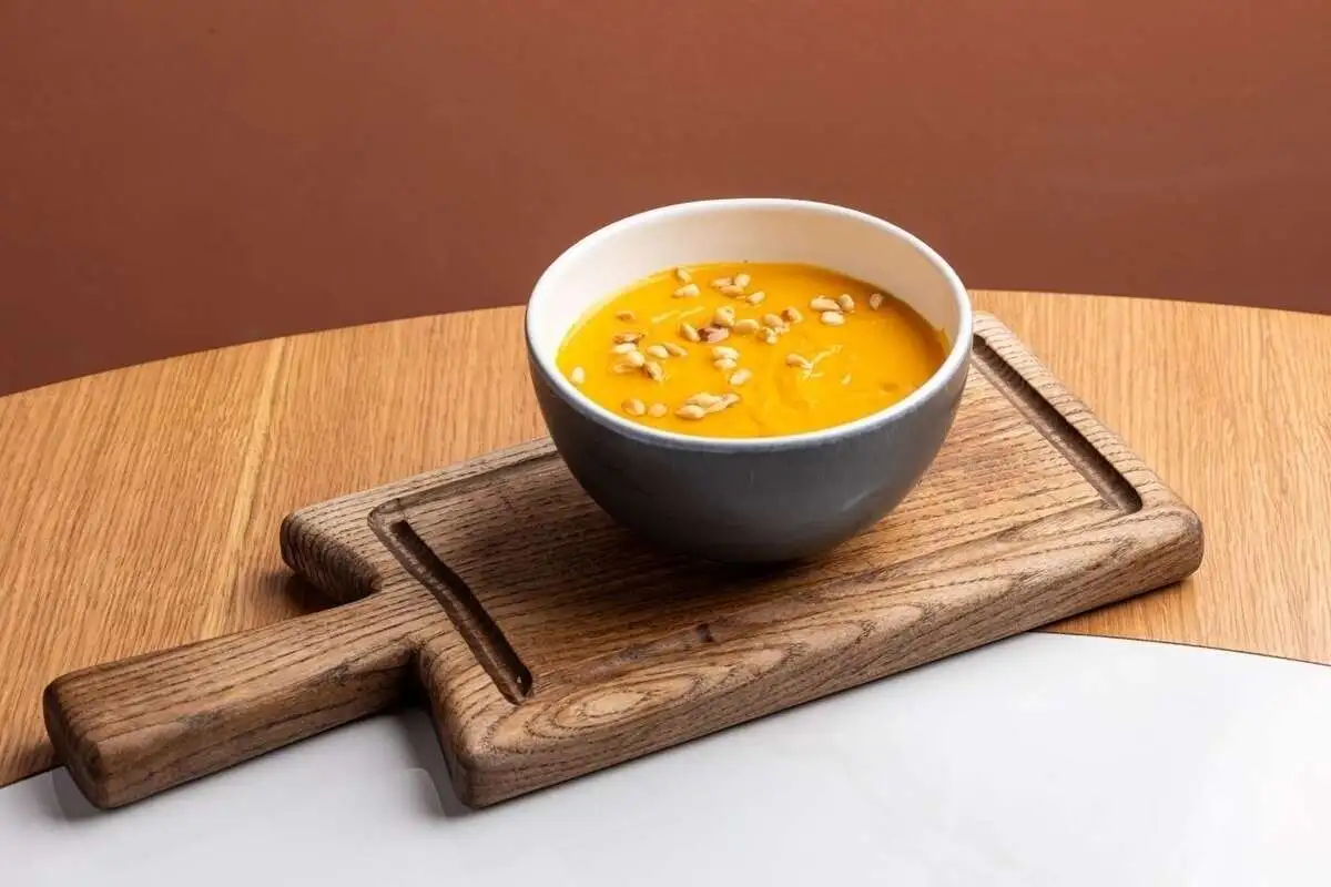 Суп из тыквы, кедровые орешки