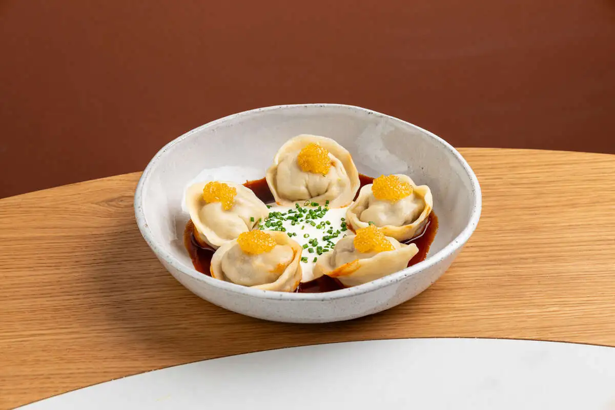 Пельмени из оленины с щучьей икрой