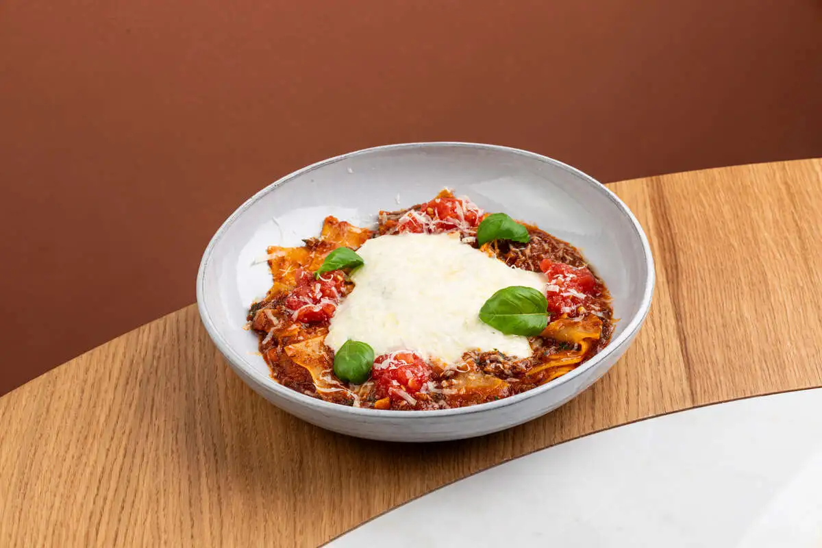 Лазанья с телятиной и томатами