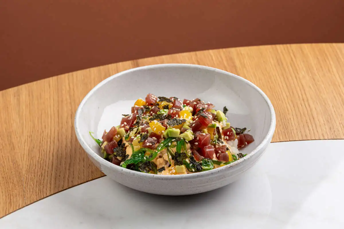 Тунец, авокадо, манго