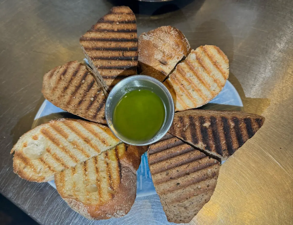 Хрустящий хлеб на гриле