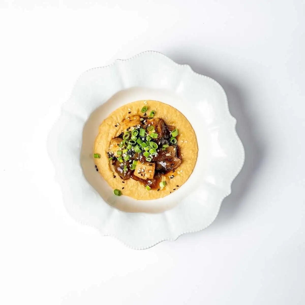 Хумус с баклажанами и тофу