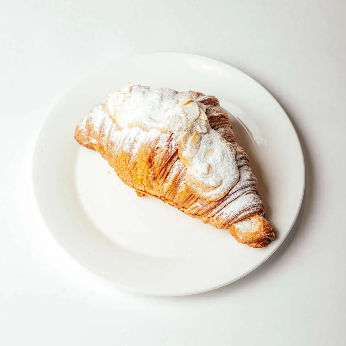 Круассан миндальный