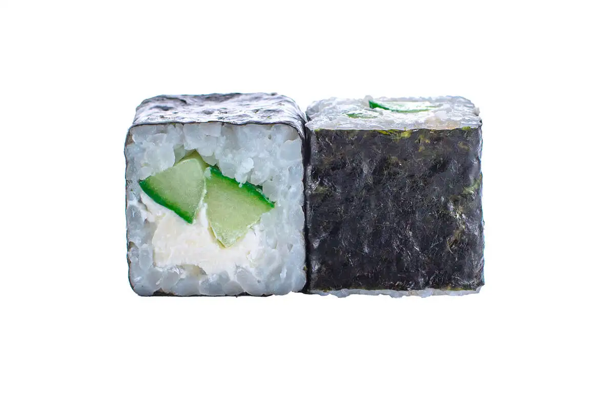 Ролл с огурцом и сыром