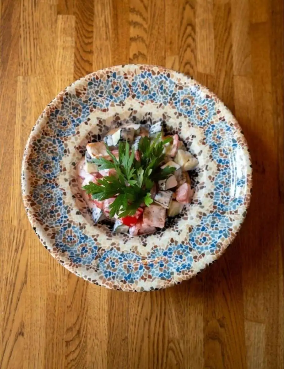 Овощной салат с майонезом*