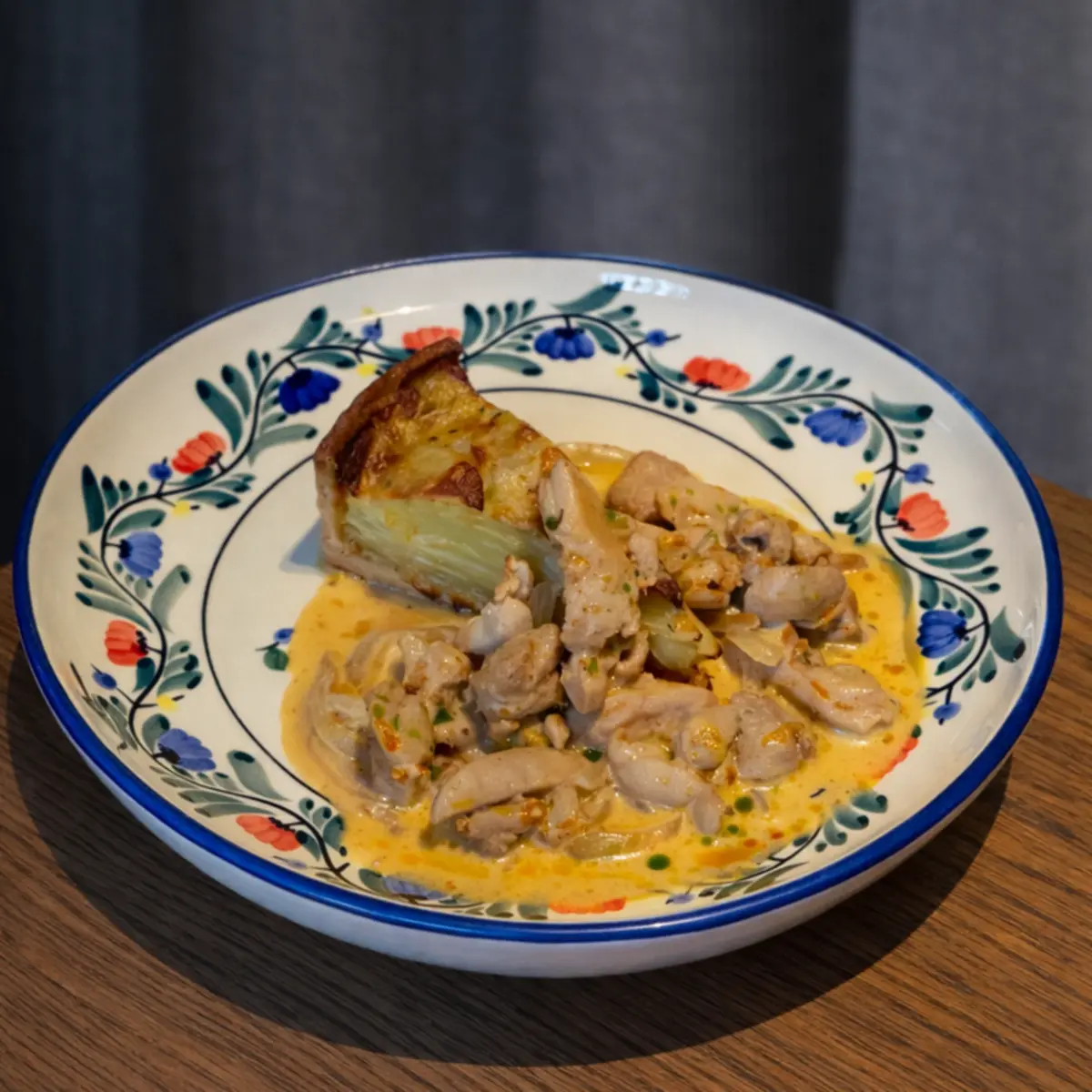 Картофельный пирог с жареной курицей