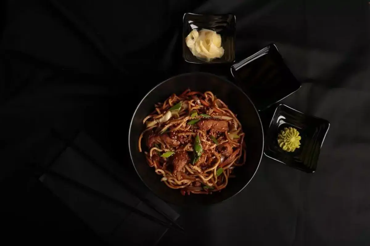 Teriyaki Soslu ve Tavuk Noodle