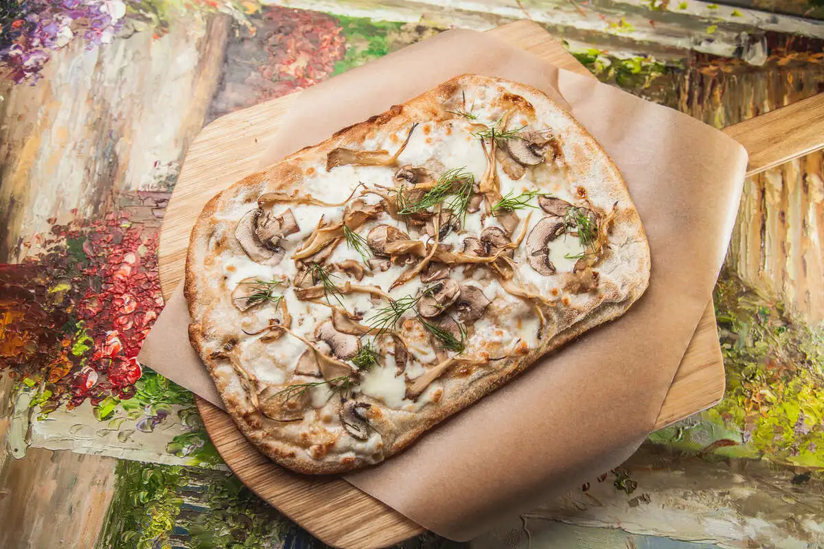 Римская пицца с грибами