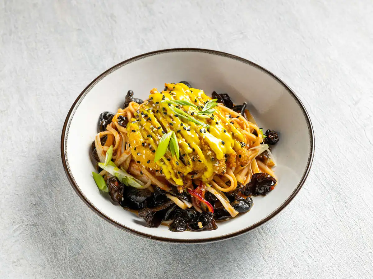 Удон с цыпленком катсу