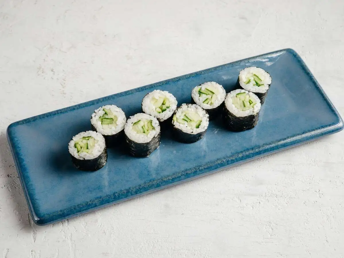 Маки с огурцом