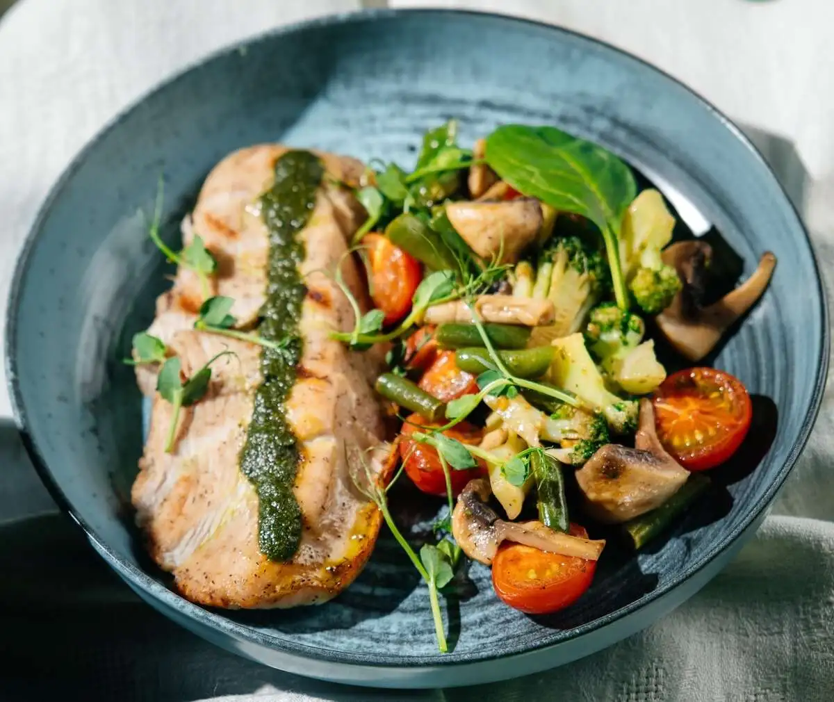 Стейк из индейки с овощами 