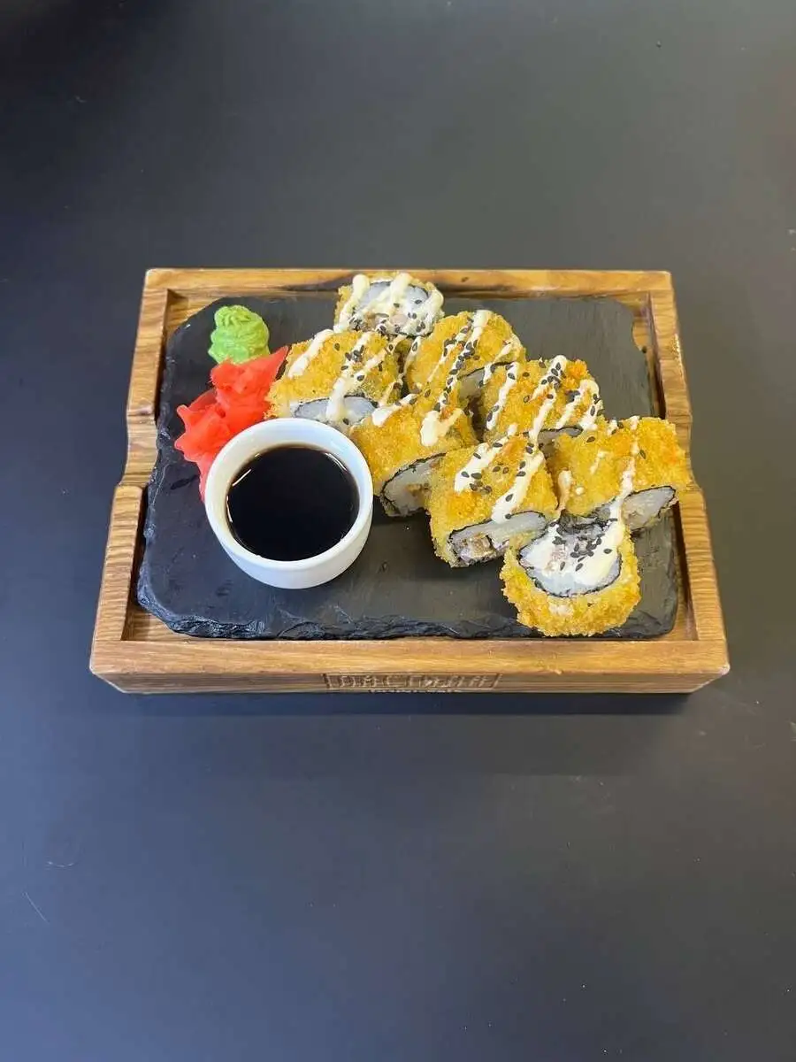 БЛ Темпура с тунцом и соусом спайси