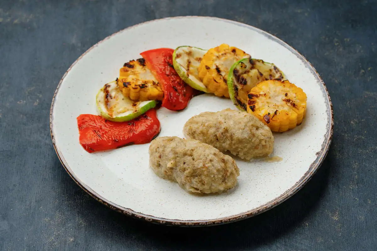 Котлеты из трески с овощами гриль