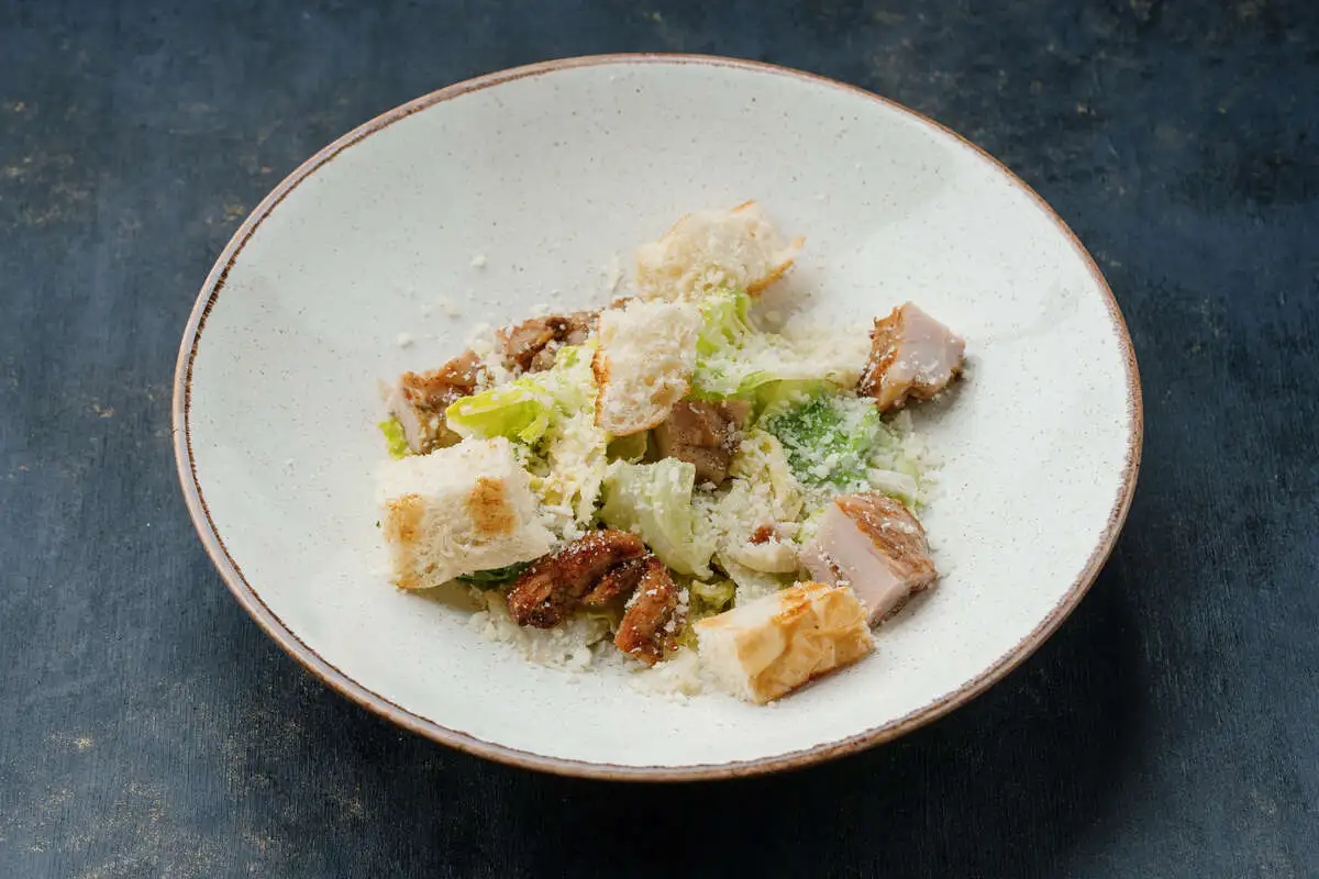 Цезарь с курицей