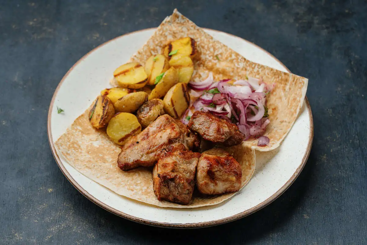 Шашлык из свинины с бейби картофелем