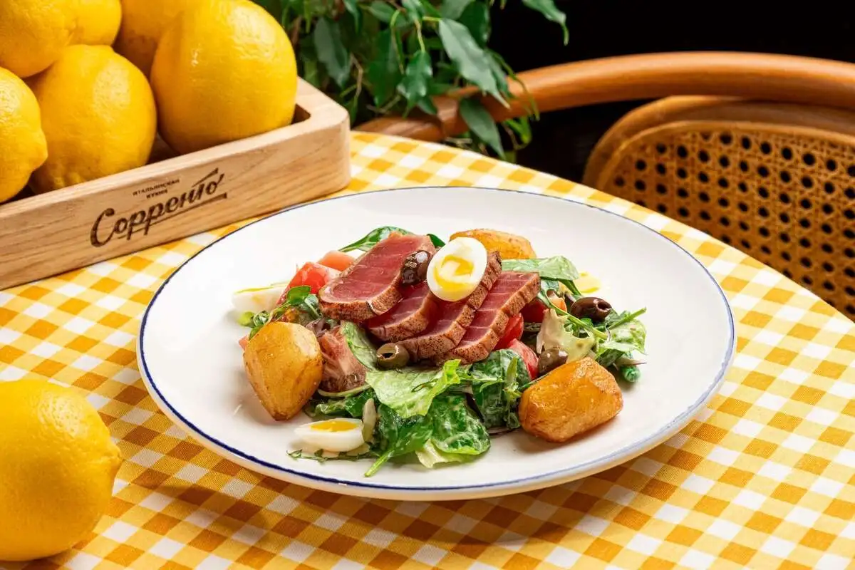 С тунцом и горчичным соусом