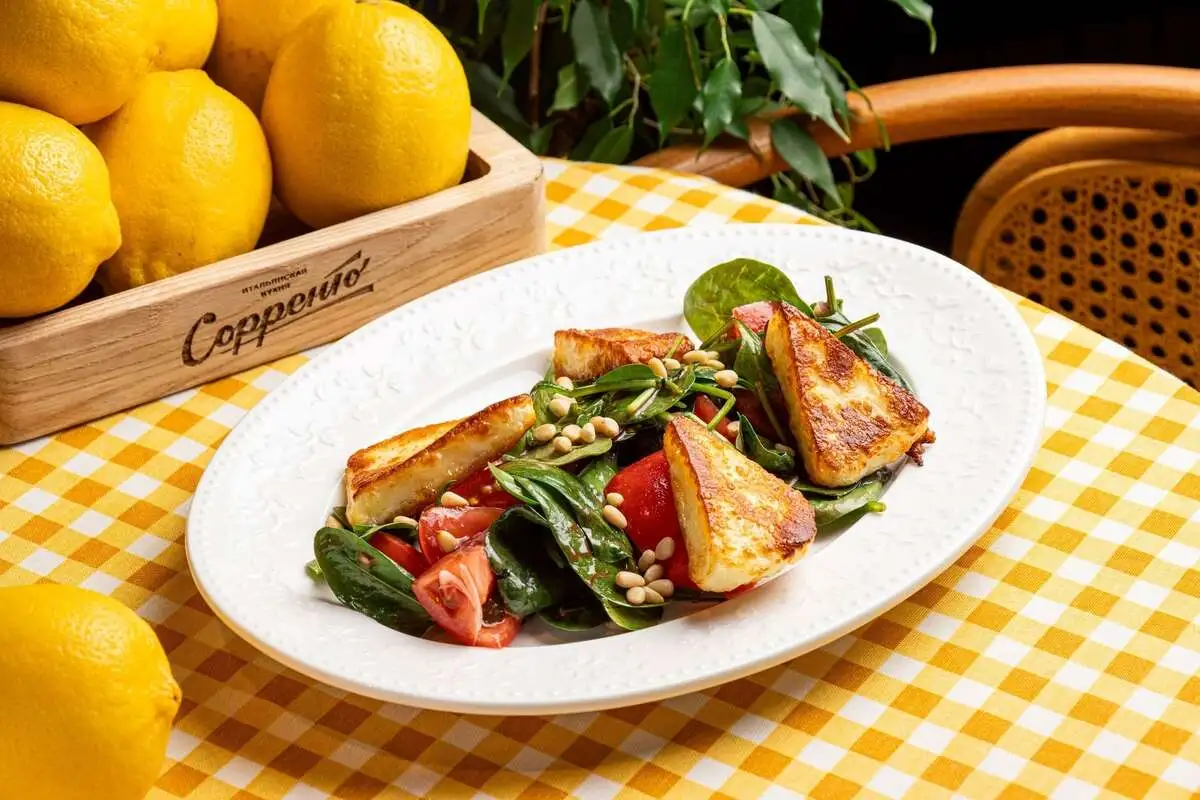 С Халлуми и томатами