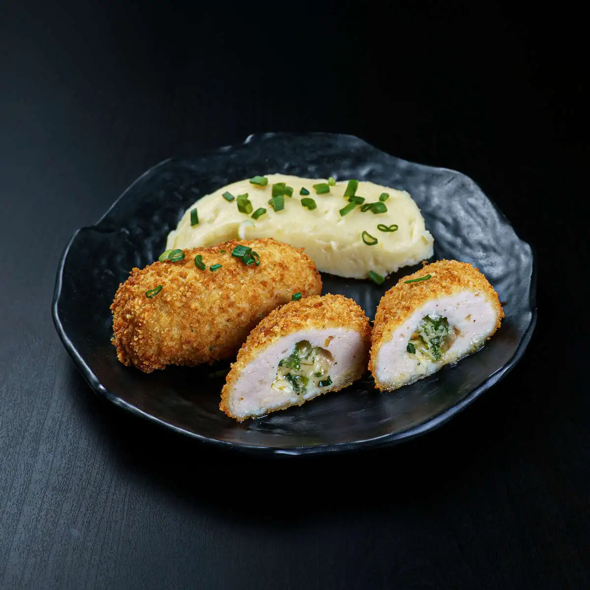 КАРТОФЕЛЬНОЕ ПЮРЕ С КОТЛЕТАМИ ПО-КИЕВСКИ