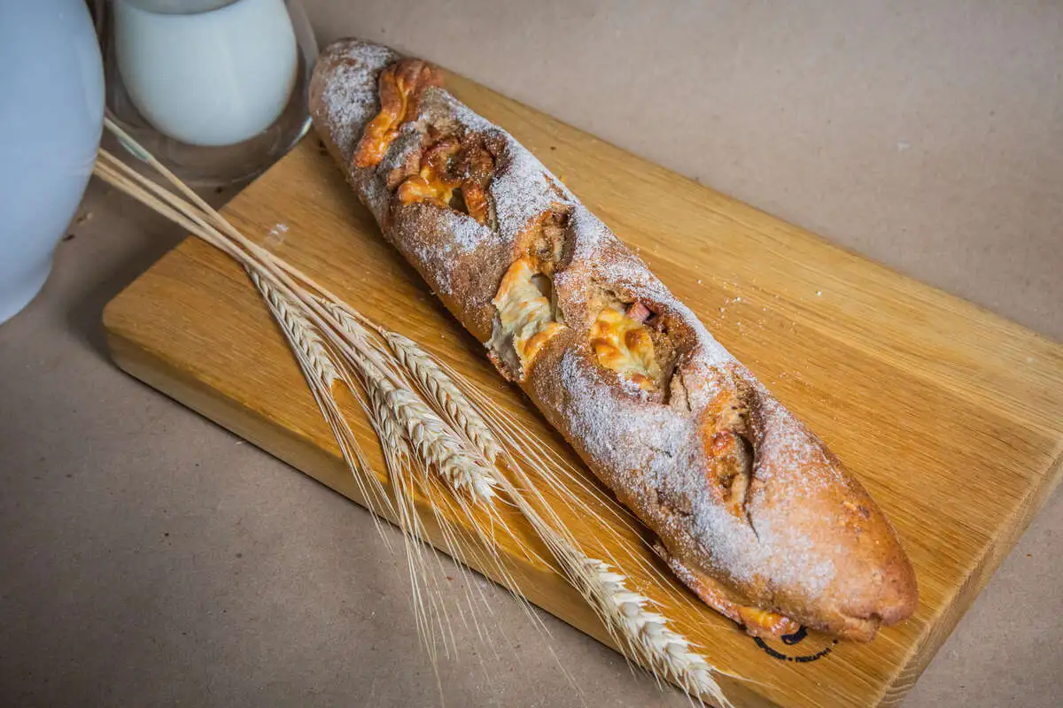 Багет Застольный 230г