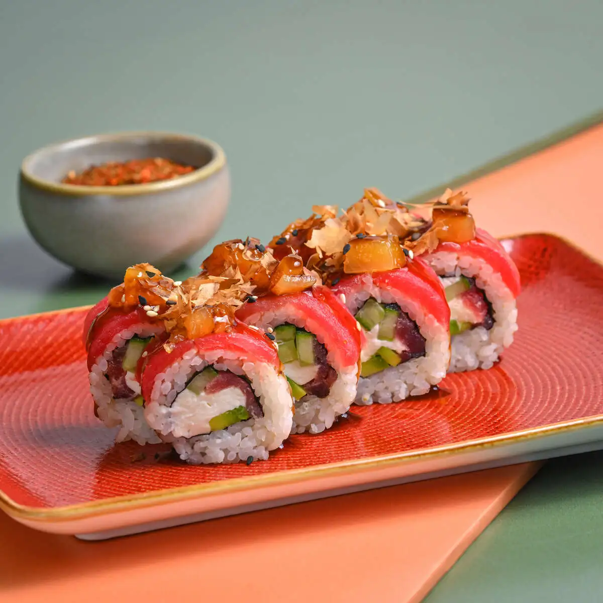 Ролл Тунец-ананас