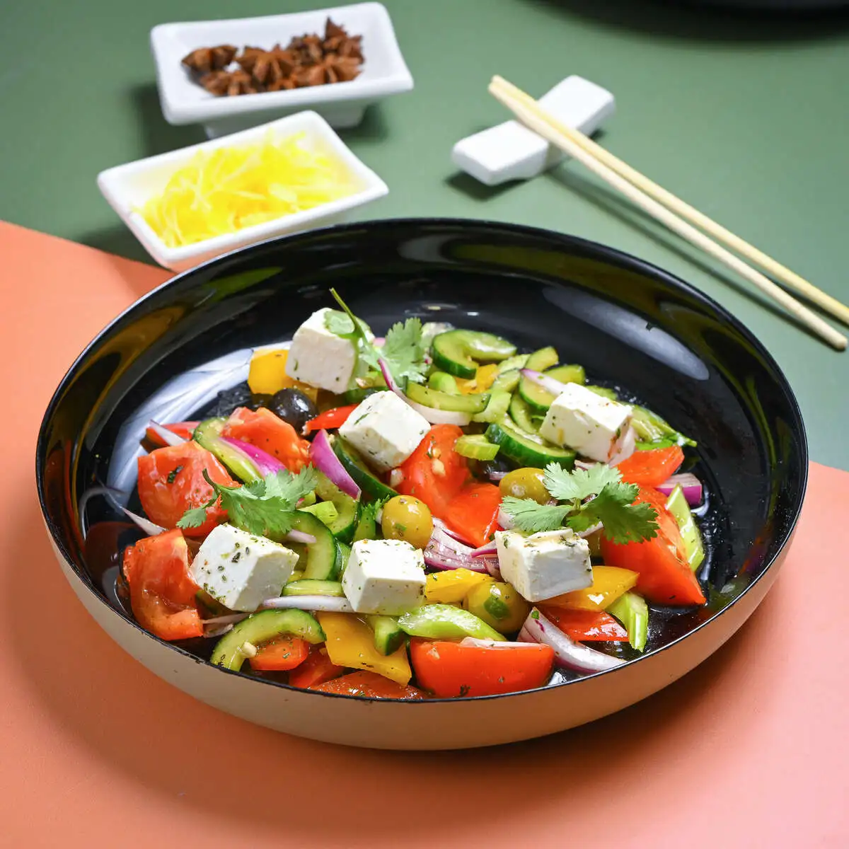 Салат Греческий с битым огурцом