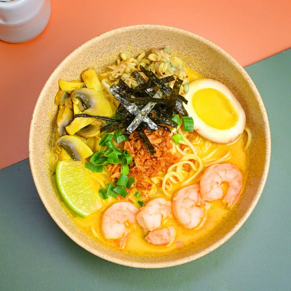 Рамен с креветками сырный