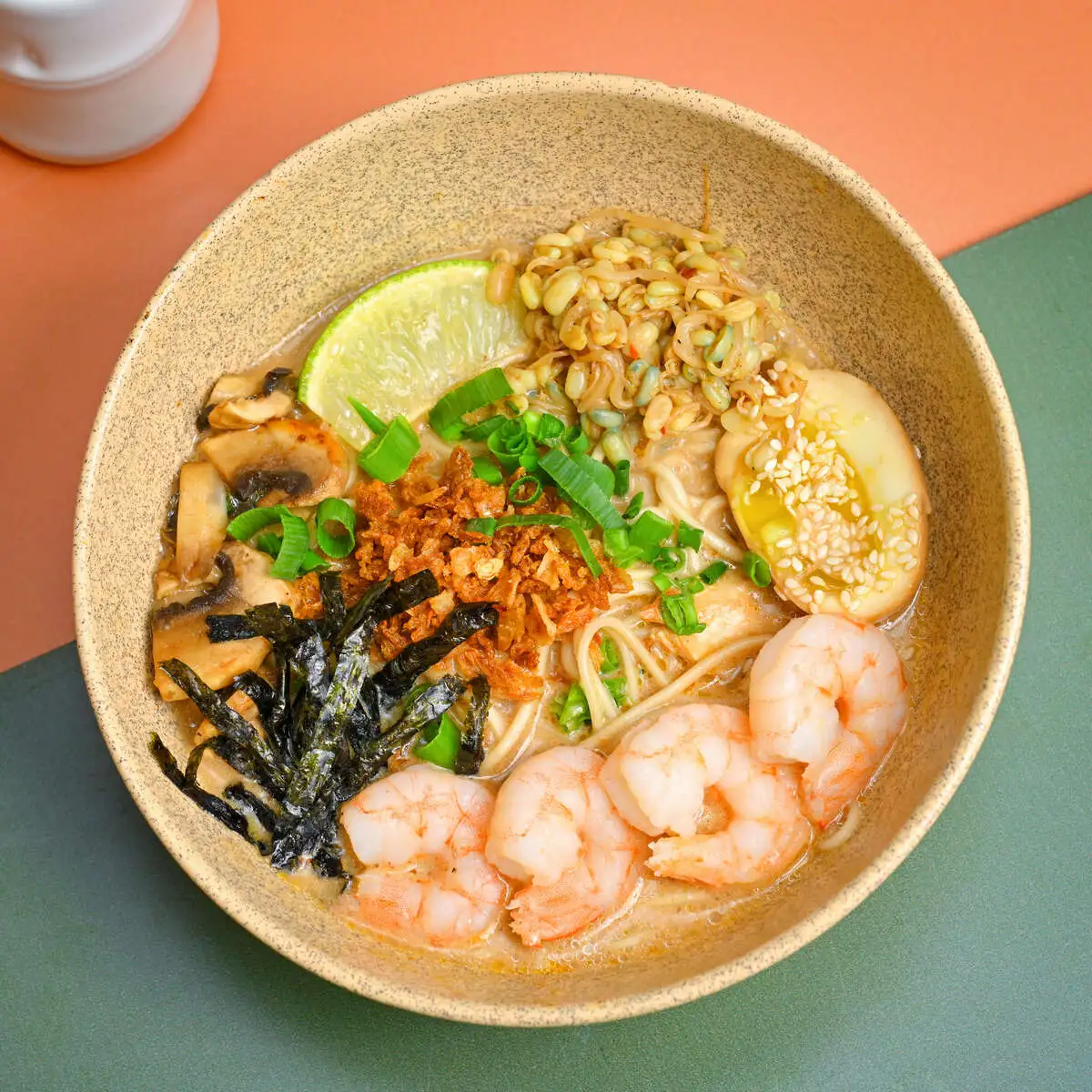 Рамен с креветками сливочный