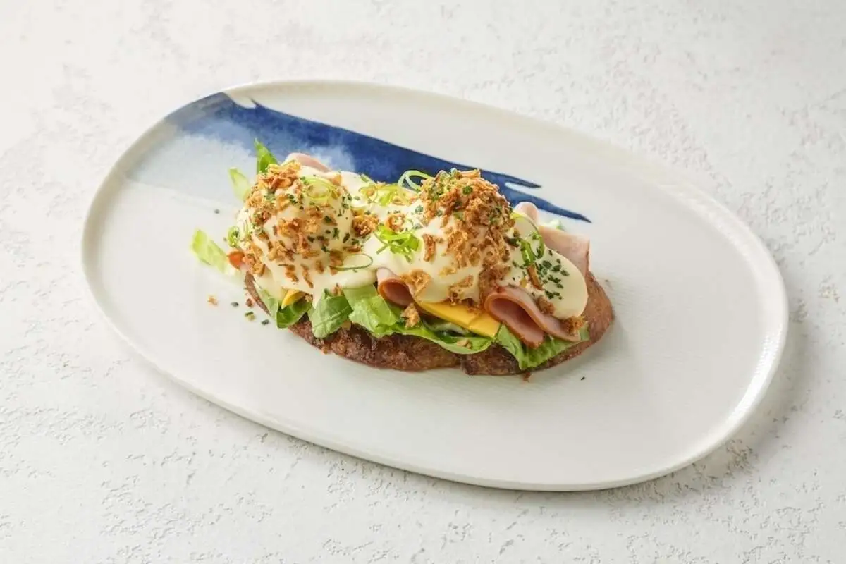 Гренка с ветчиной