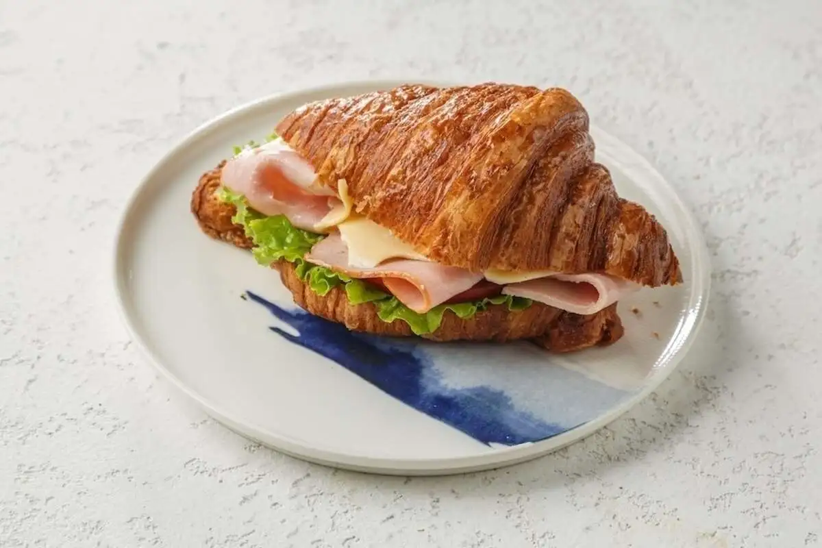 Круассан цельнозерновой сэндвич