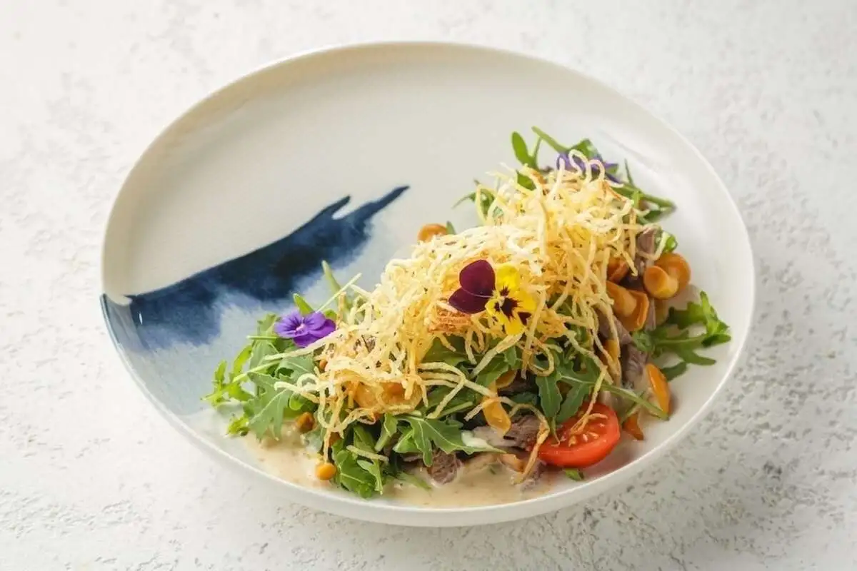 Салат с телятиной и рукколой