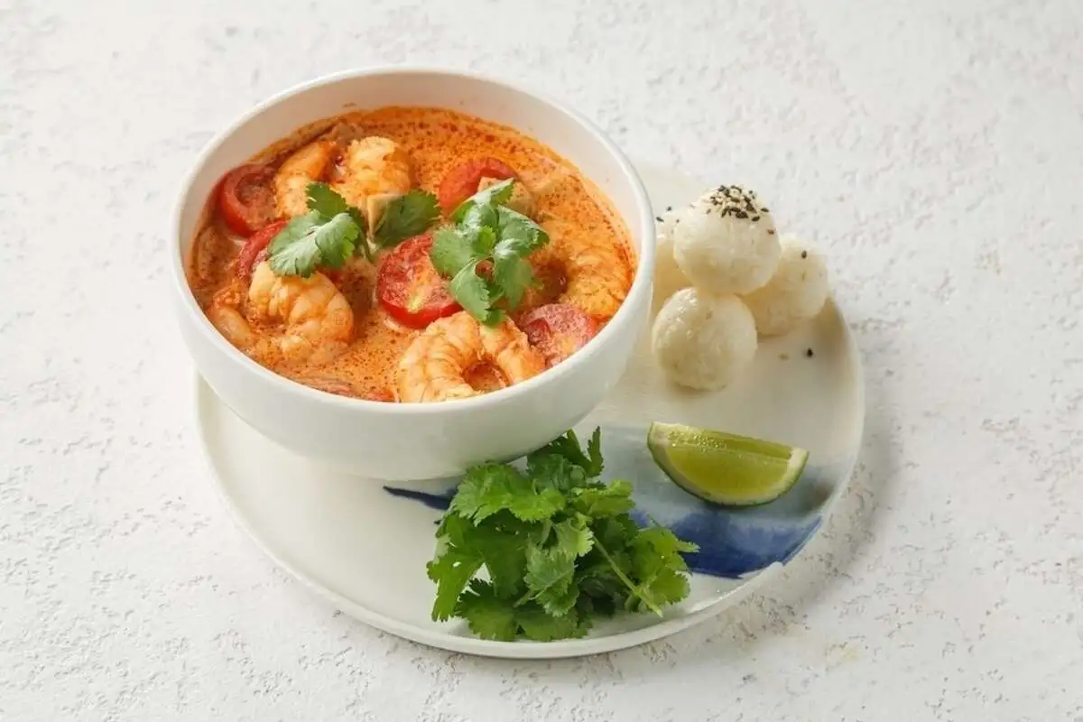 Том Ям суп не острый