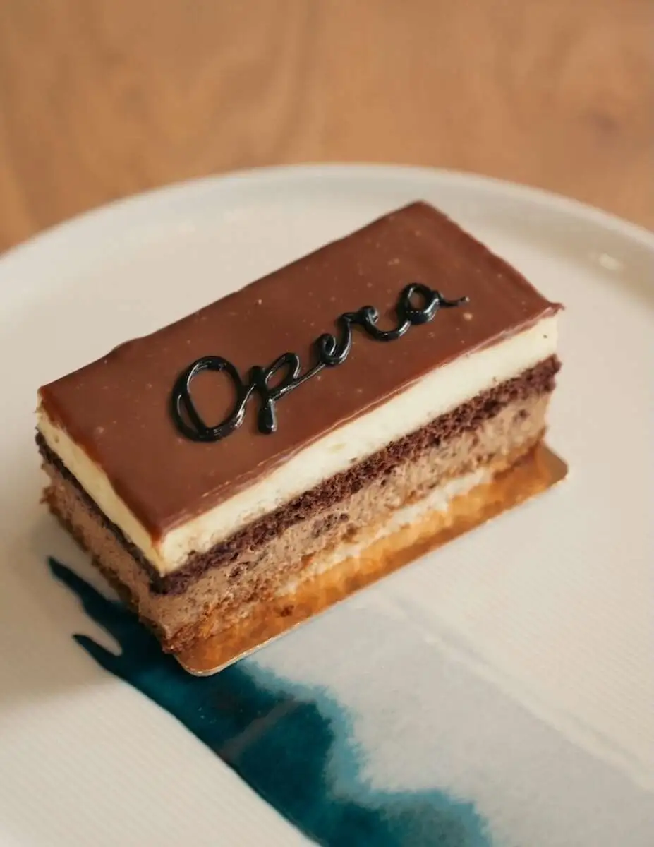 Опера пирожное 