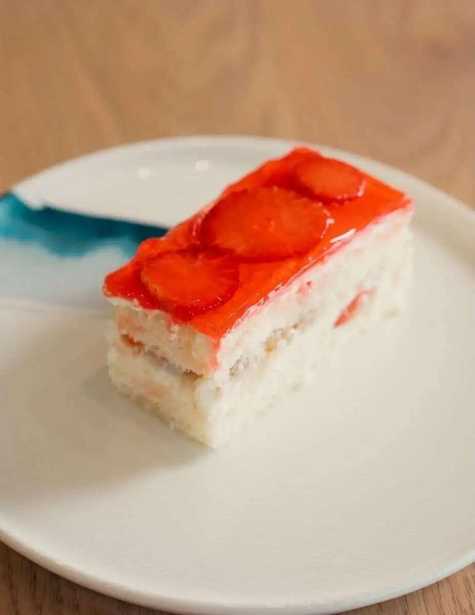 Ягодное пирожное