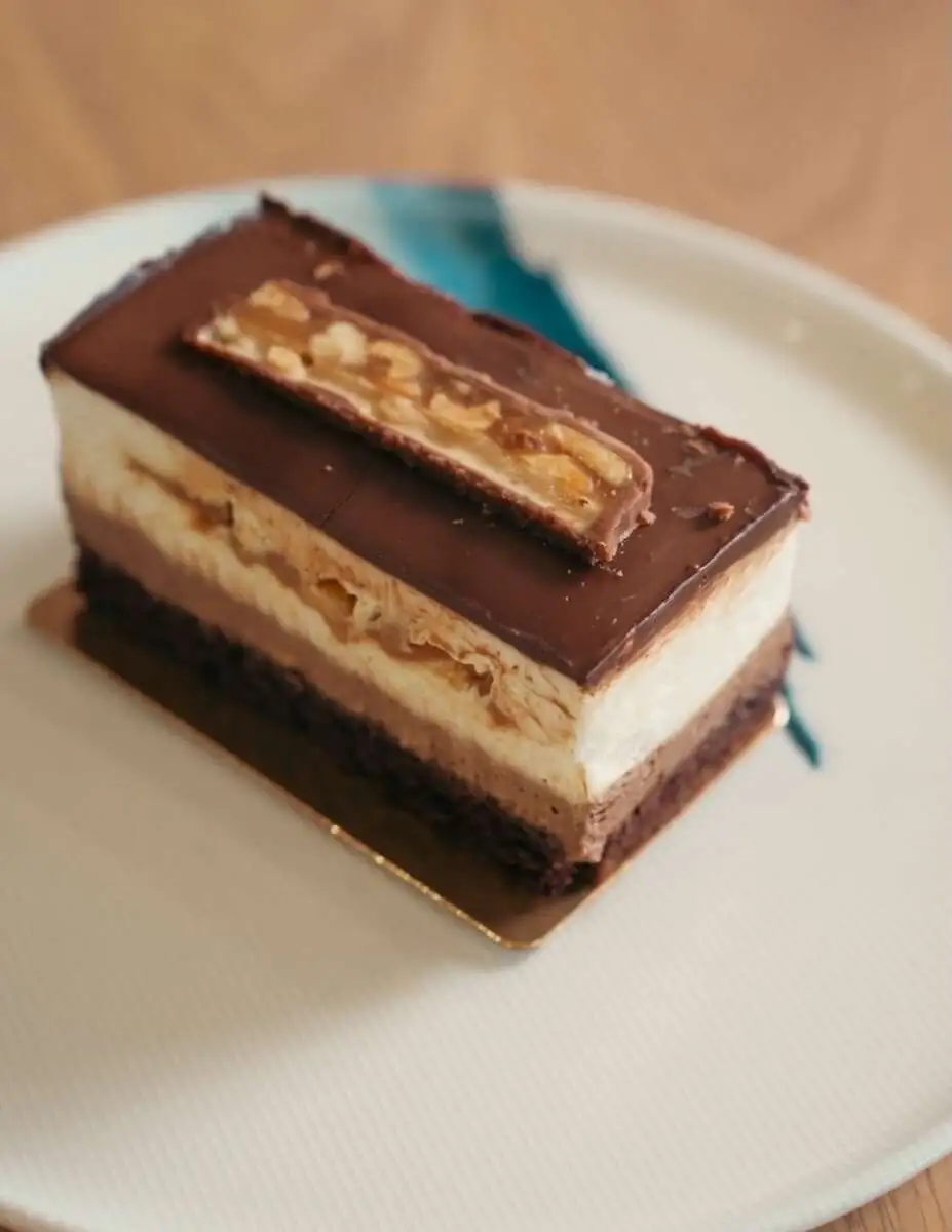 Сникерс пирожное