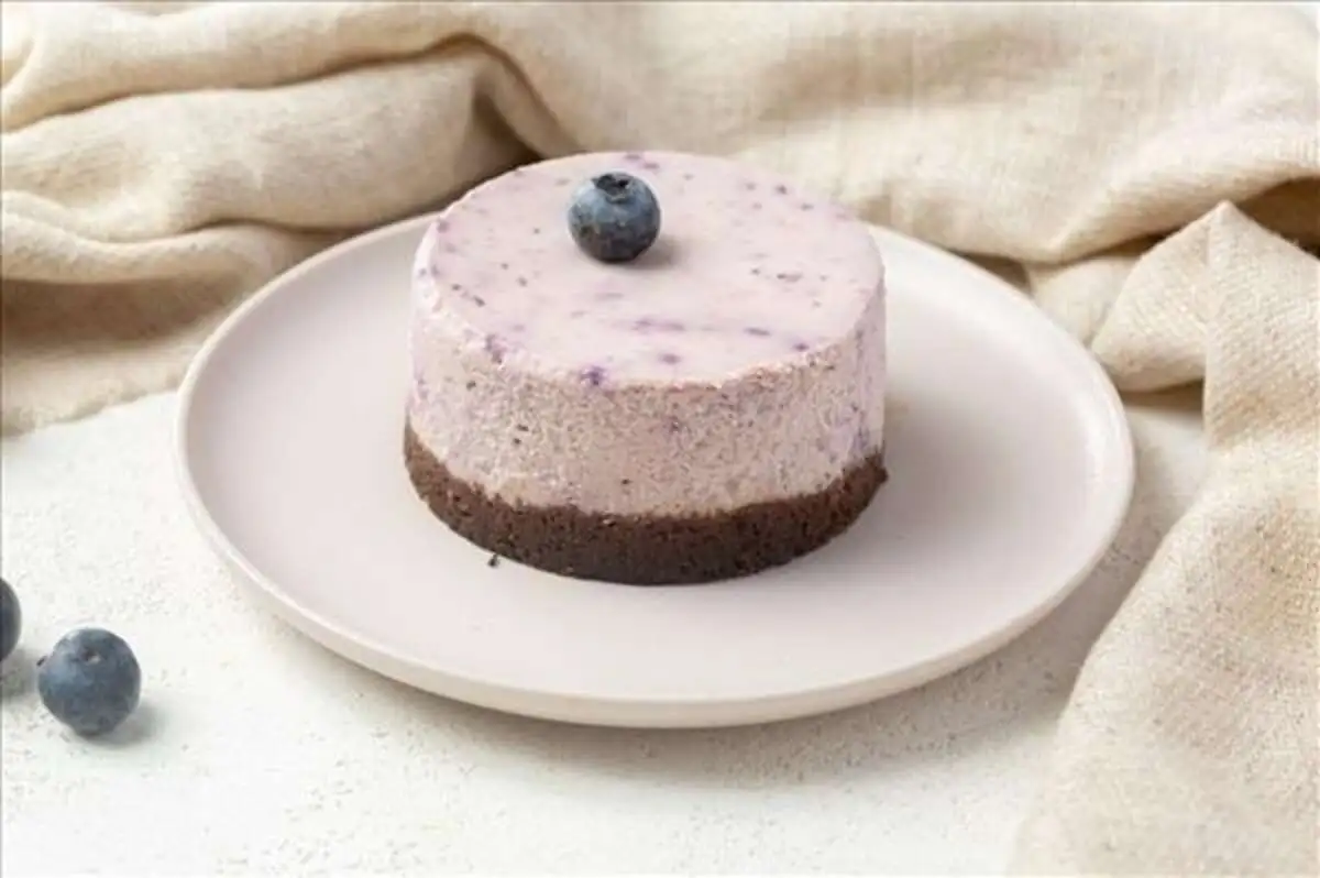 Чизкейк Черничный пирожное