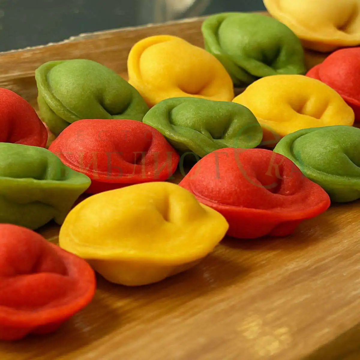 Пельмени с индейкой ручной лепки замороженные