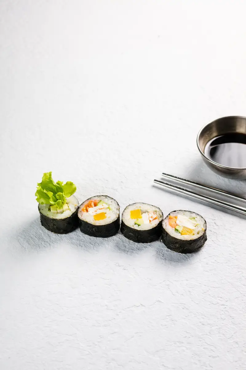 Кимпаб с крабом и овощами